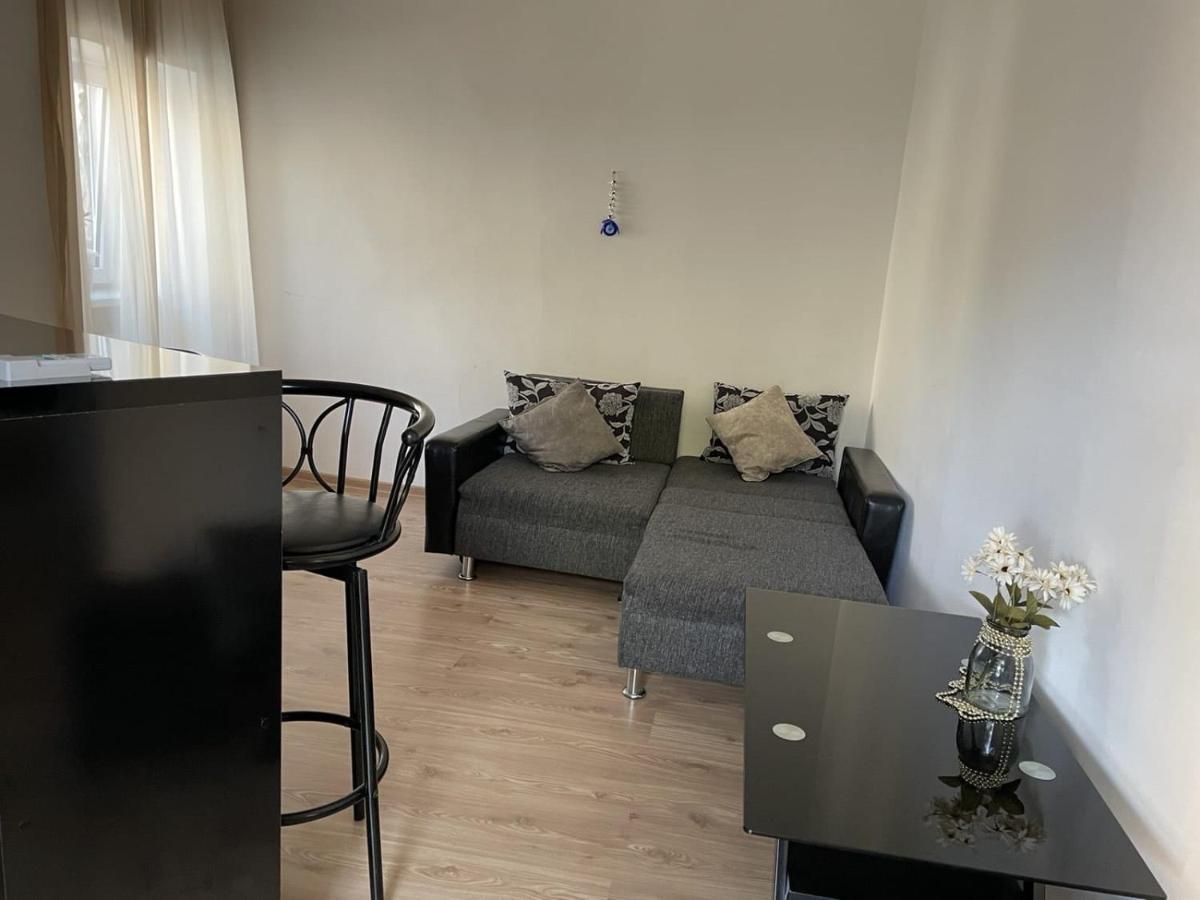 Nana Apartment Tbilisi Esterno foto