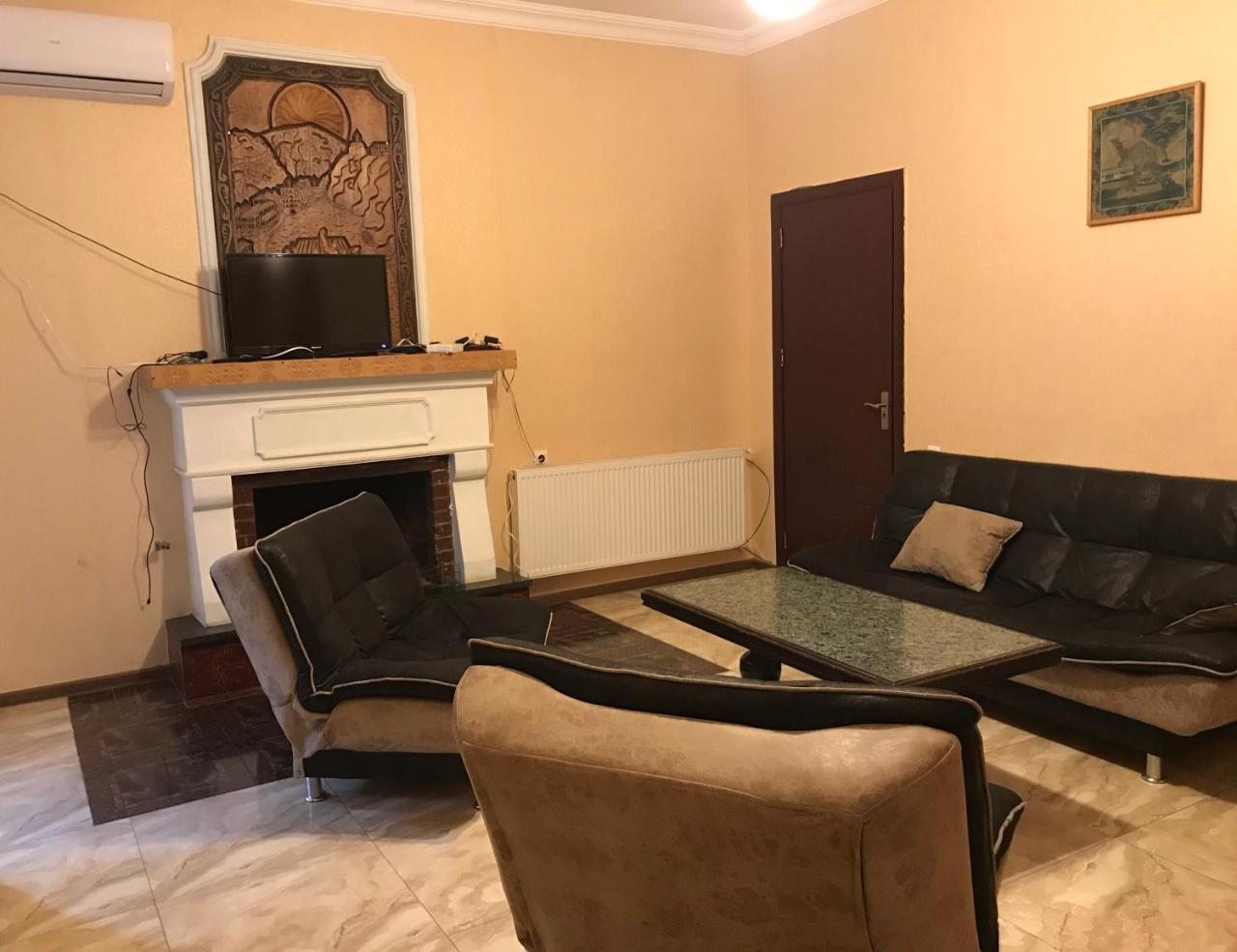 Nana Apartment Tbilisi Esterno foto