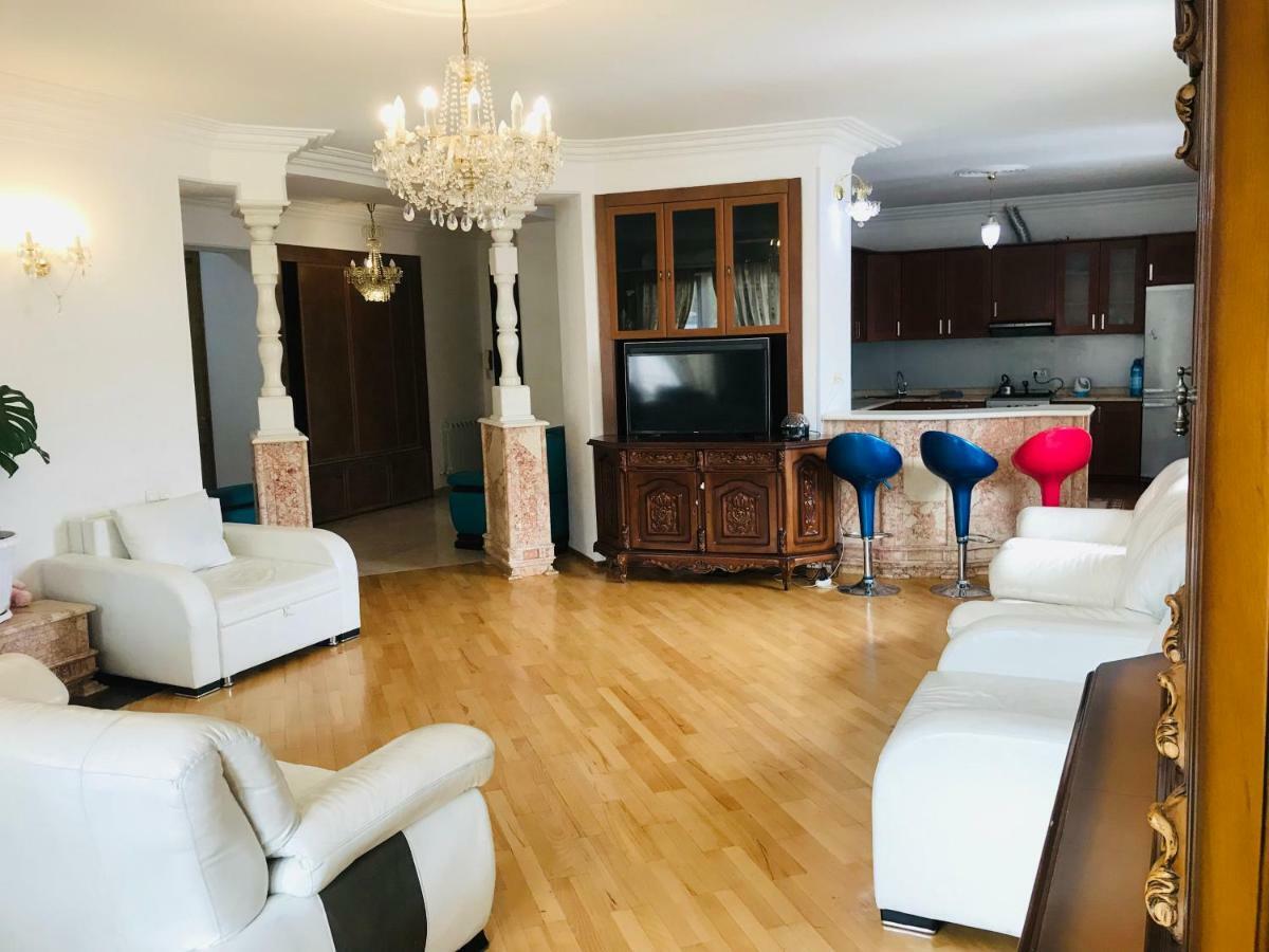 Nana Apartment Tbilisi Esterno foto